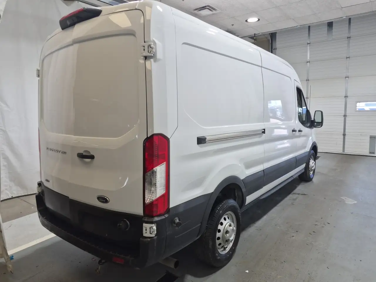 Ford Transit Cargo Van снимка Ford Transit Cargo Van