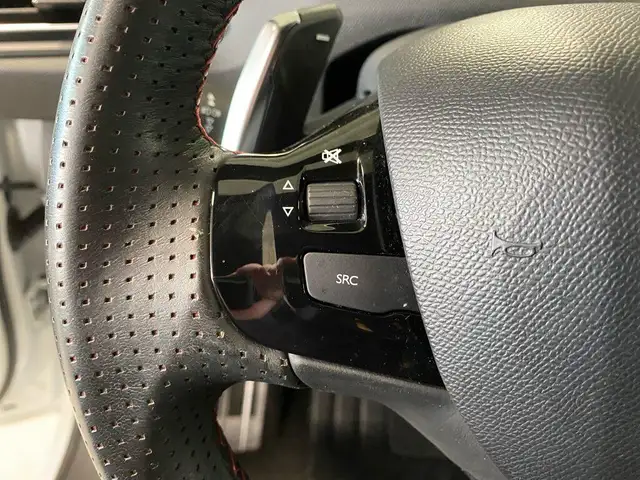 Peugeot 308 view 13