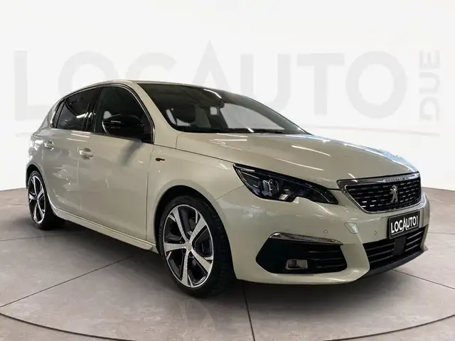 Peugeot 308 view 3