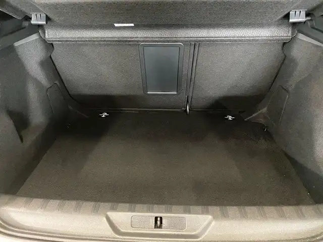 Peugeot 308 view 9