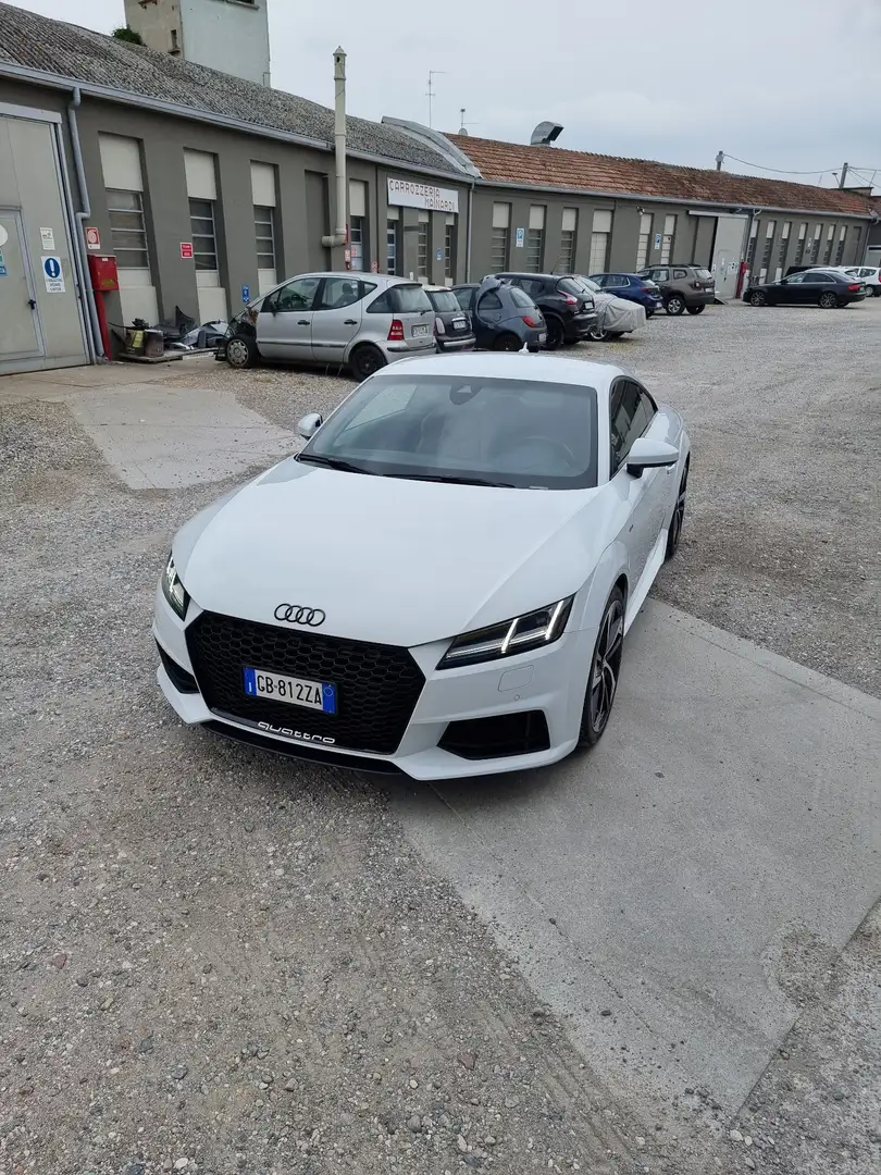 Audi TT Coupe 2.0 tfsi S line s-tronic - 1