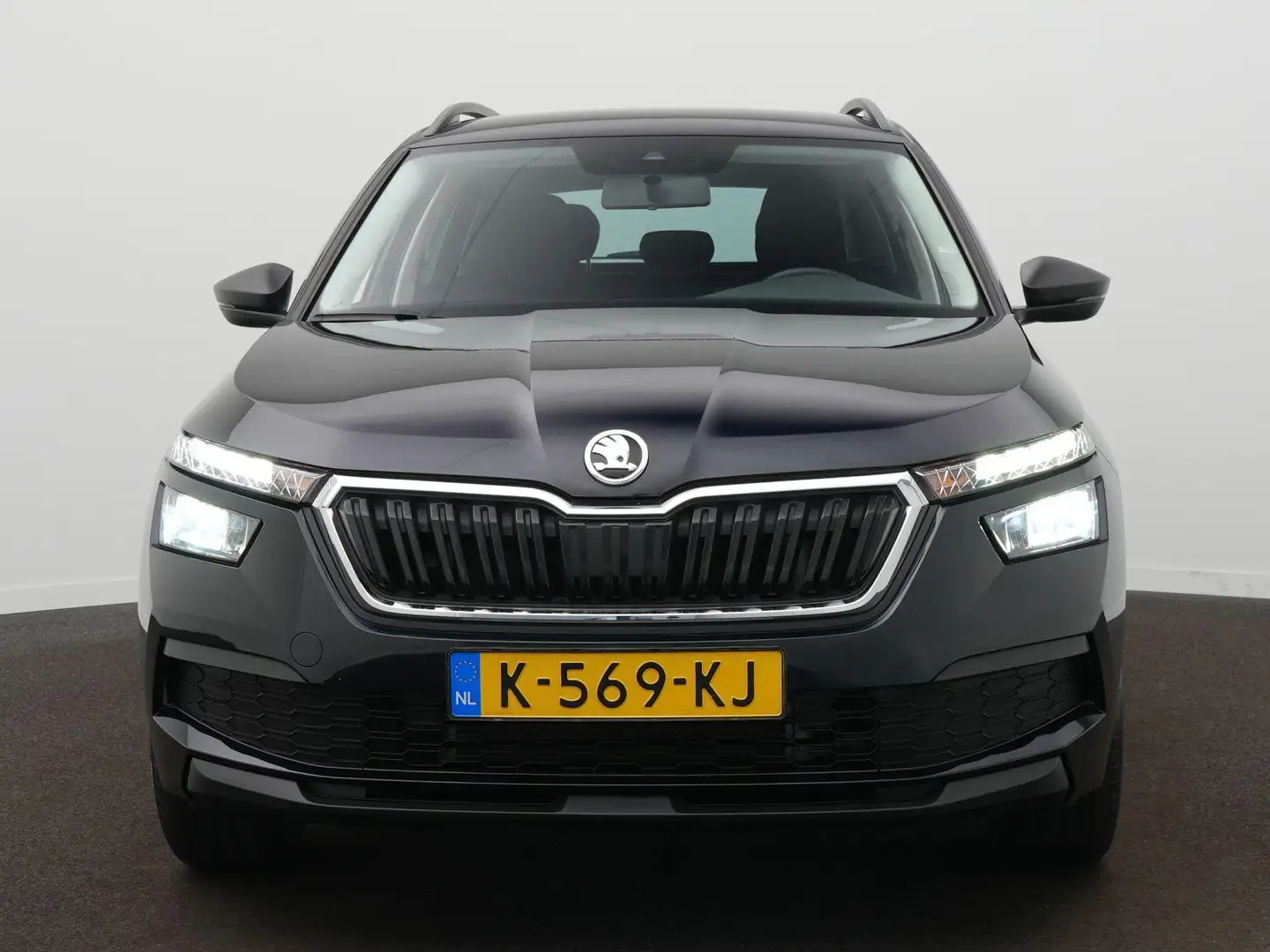 Skoda Kamiq 1.0 TSI Active / Airco / Cruise / Sensoren Achter Zwart - 2