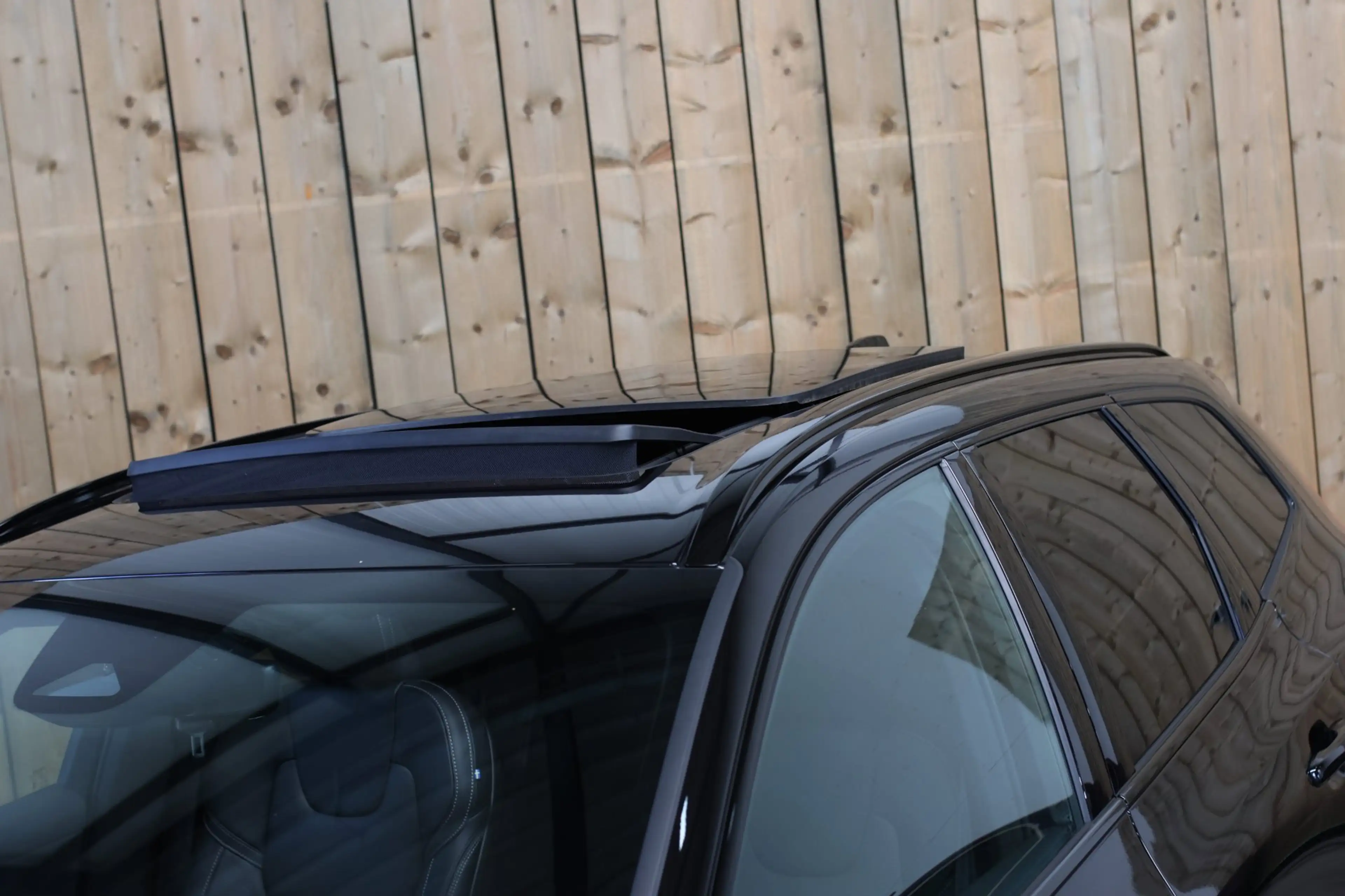 Volvo XC60 2.0 T8 Plug-in hybrid AWD Ultra Black Edition *B&W — photo 7
