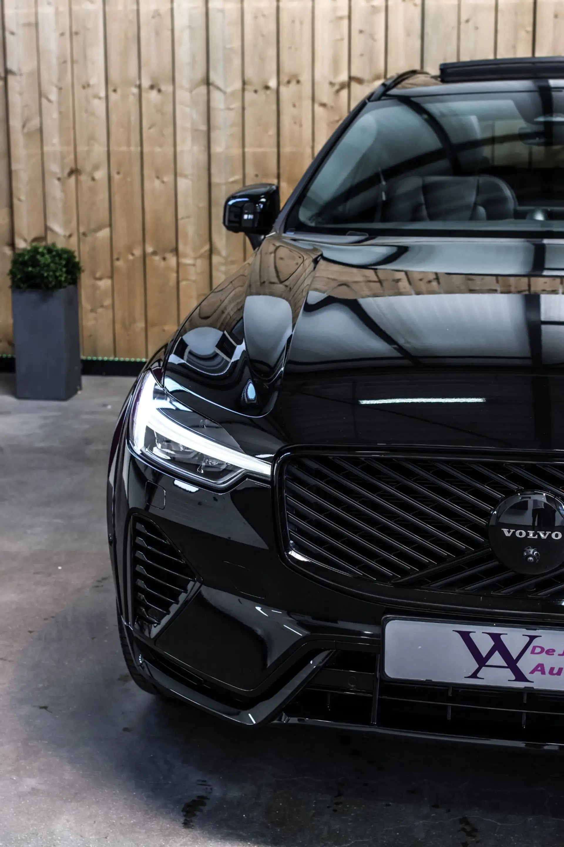 Volvo XC60 2.0 T8 Plug-in hybrid AWD Ultra Black Edition *B&W — photo 9