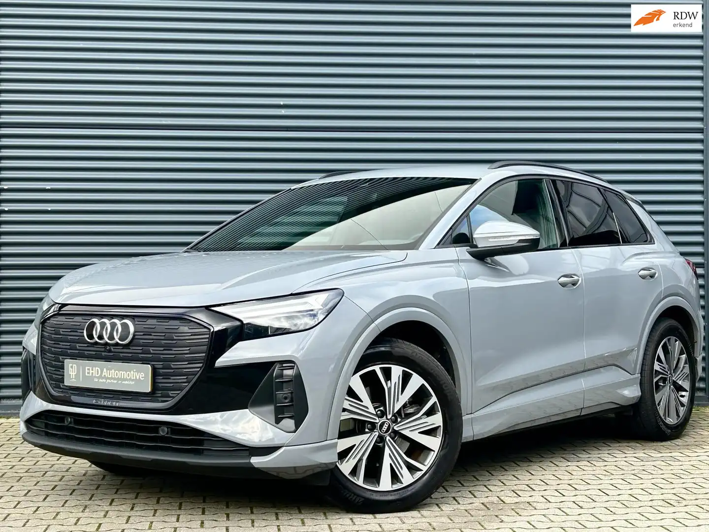 Audi Q4 e-tron 35 55 kWh | Carplay| LED | ACC | Virtual Gris - 1