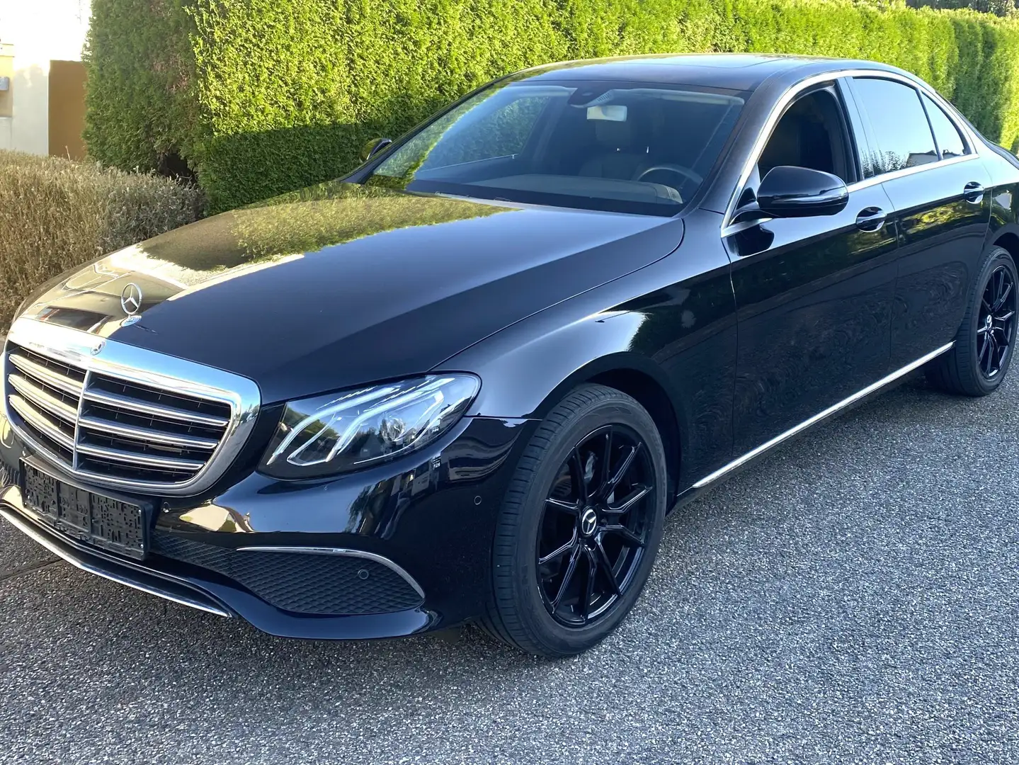Mercedes-Benz E 200 Exclusive Siyah - 1