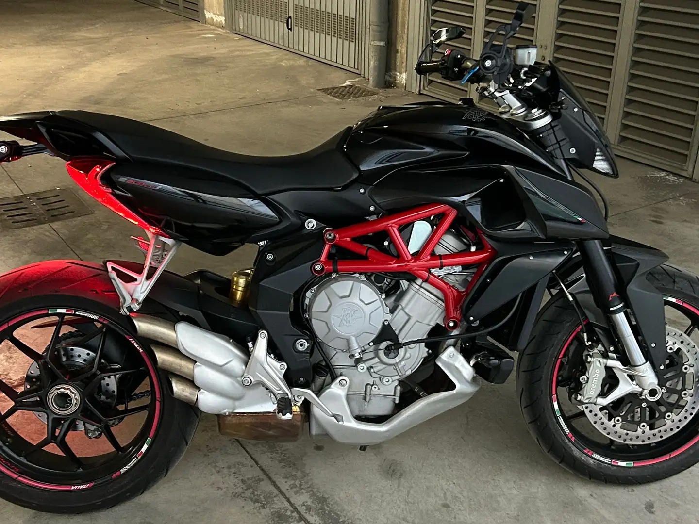 MV Agusta Rivale 800 - 1