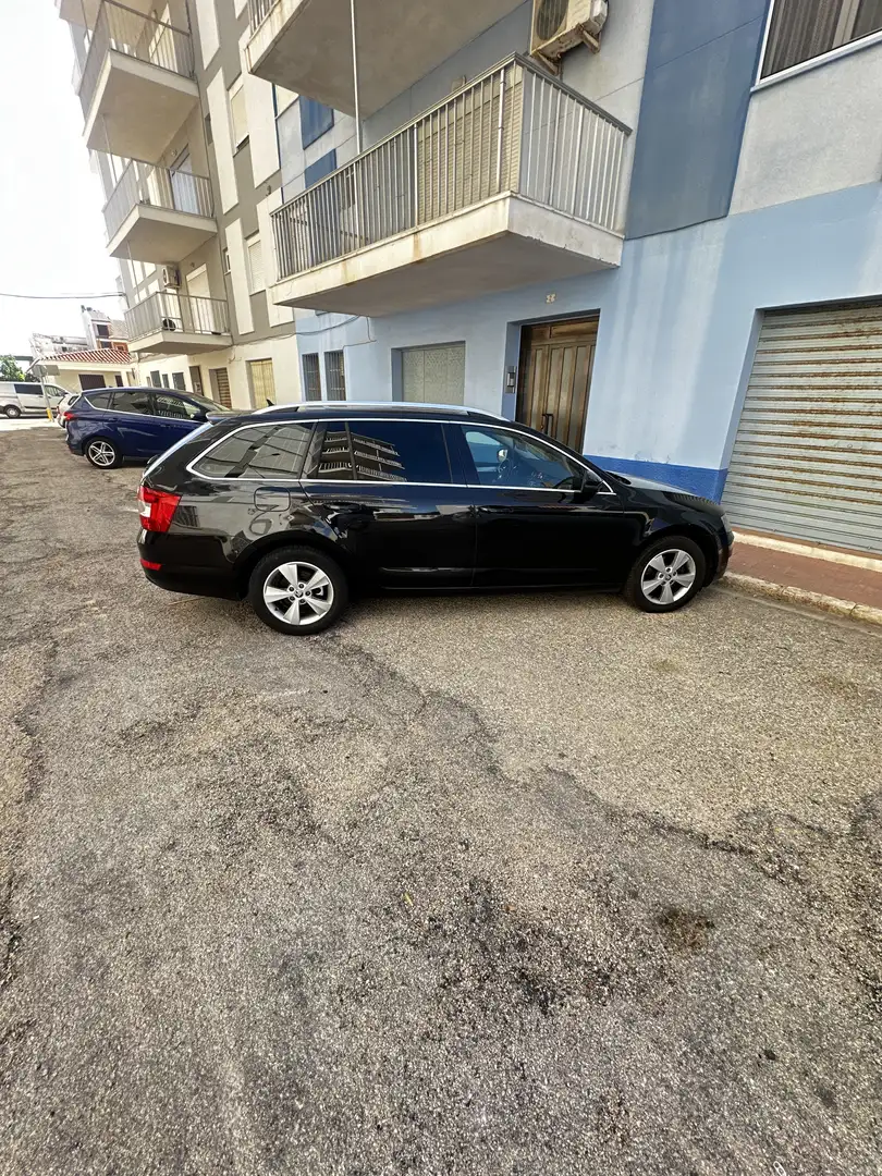 Skoda Octavia Combi 2.0 TDI Green tec 4x4 Elegance - 2