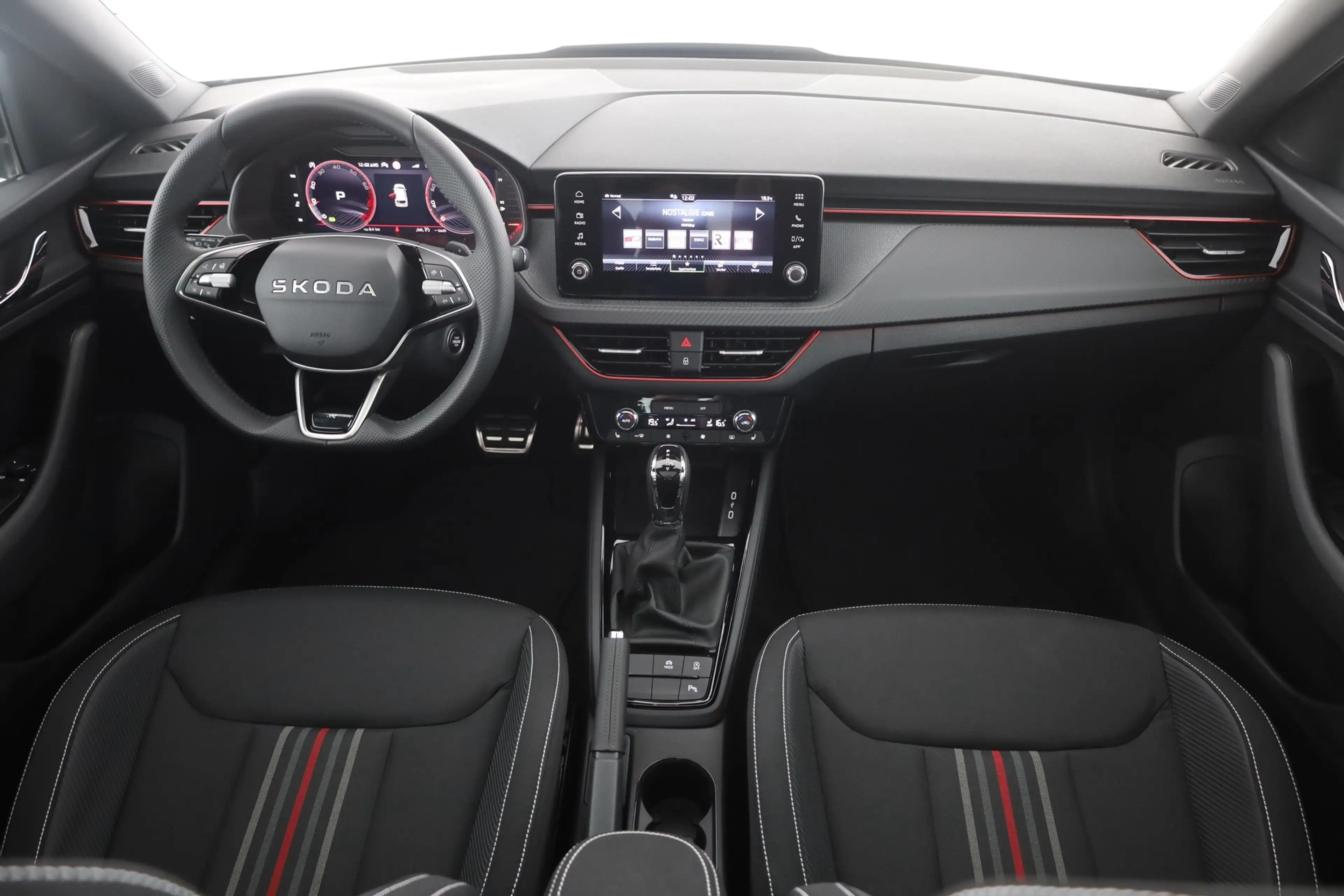 Skoda Kamiq Monte Carlo 1.5 TSI DSG LED Kamera AHK — photo 9