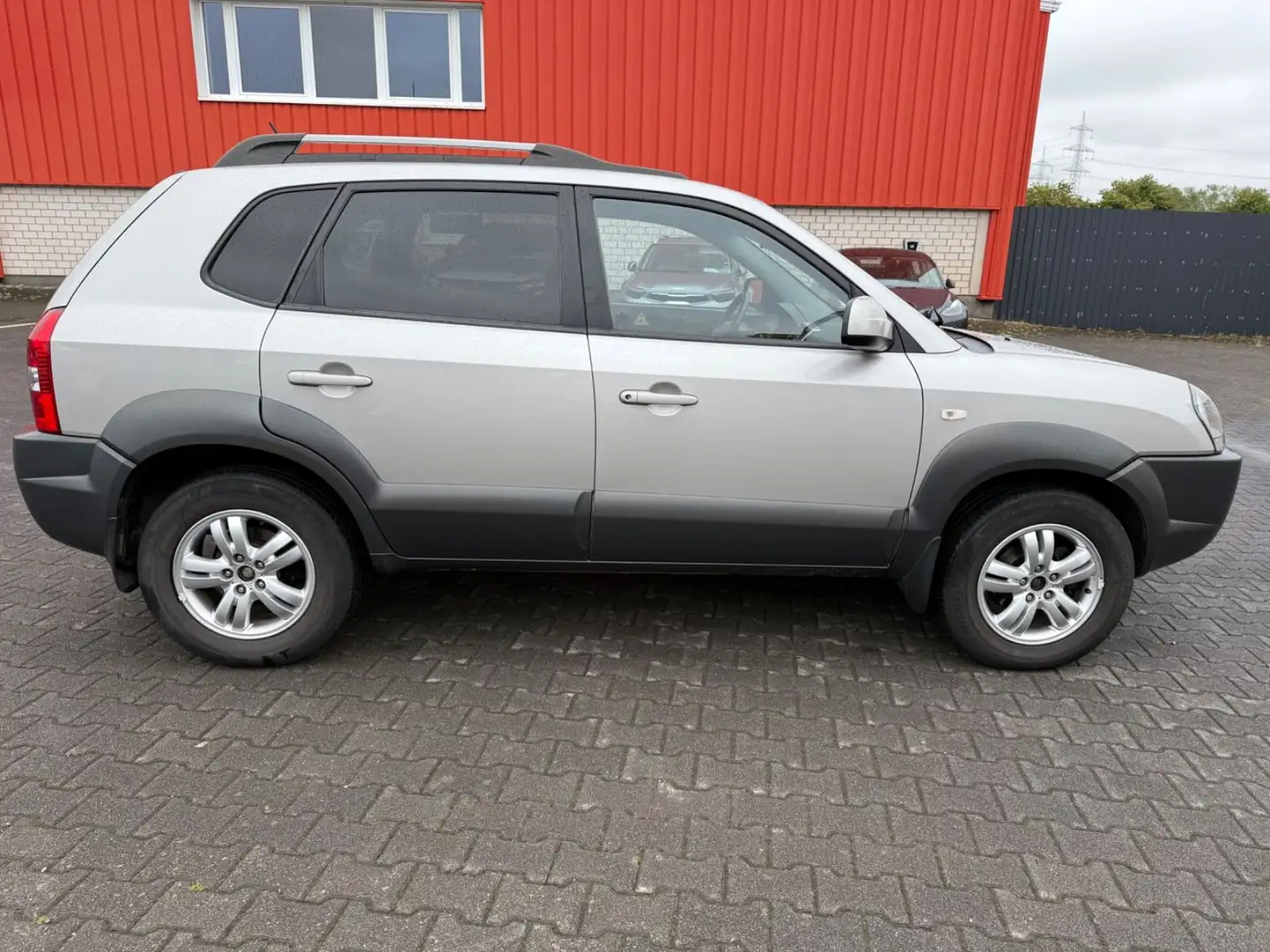 Hyundai TUCSON 2.0 GLS 1Hand scheckheft gepflegt Plateado - 2