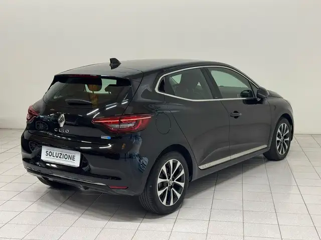 Renault Clio view 2