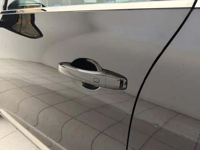 Renault Clio view 14