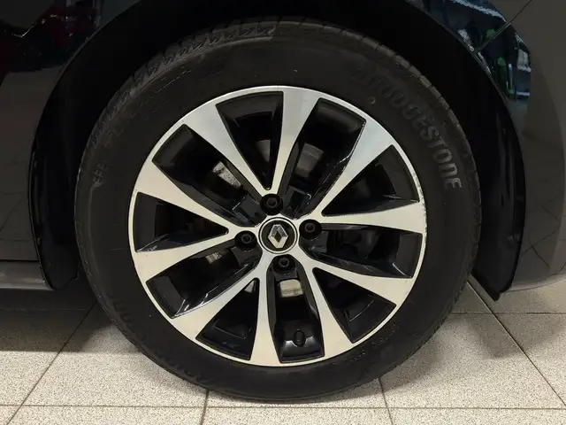 Renault Clio view 9
