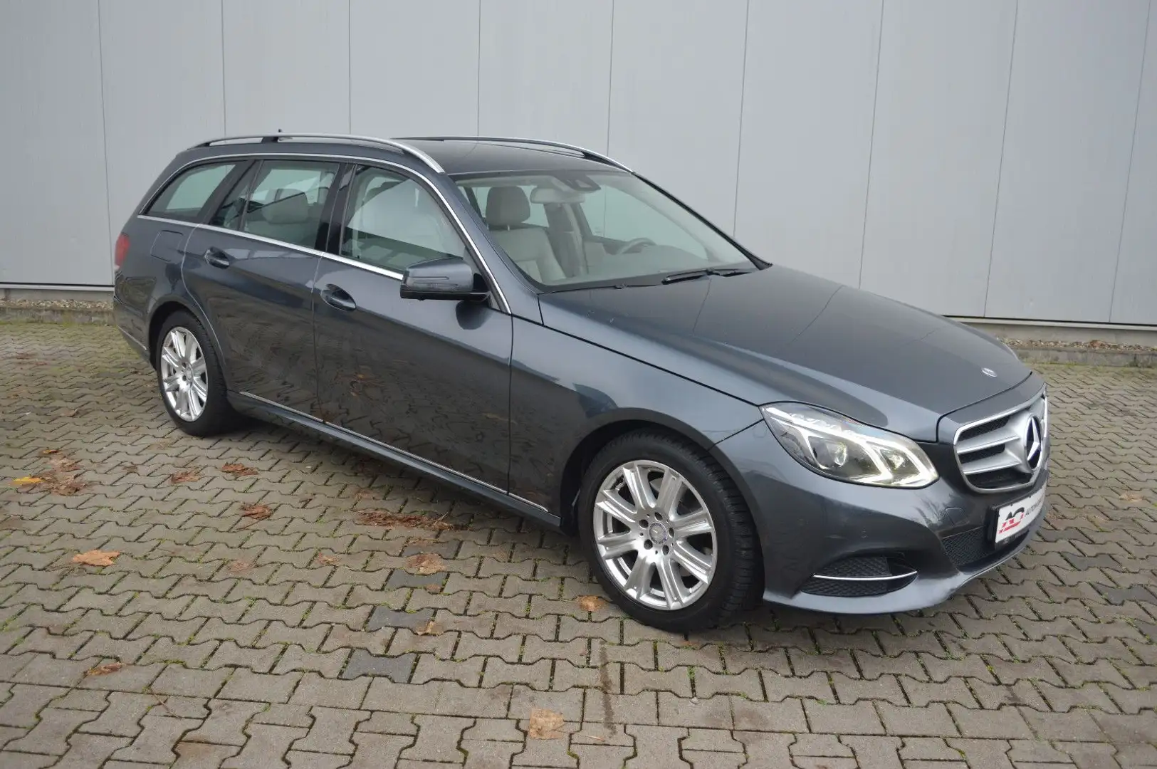 Mercedes-Benz E 350 T 7G CGI 4-MATIC*7Sitze*Comand* Leder*ILS Grigio - 2