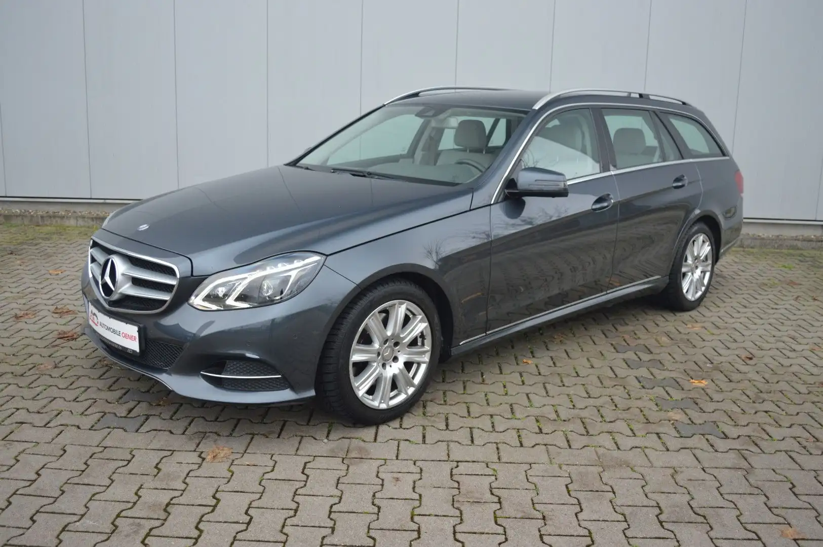 Mercedes-Benz E 350 T 7G CGI 4-MATIC*7Sitze*Comand* Leder*ILS Grigio - 1