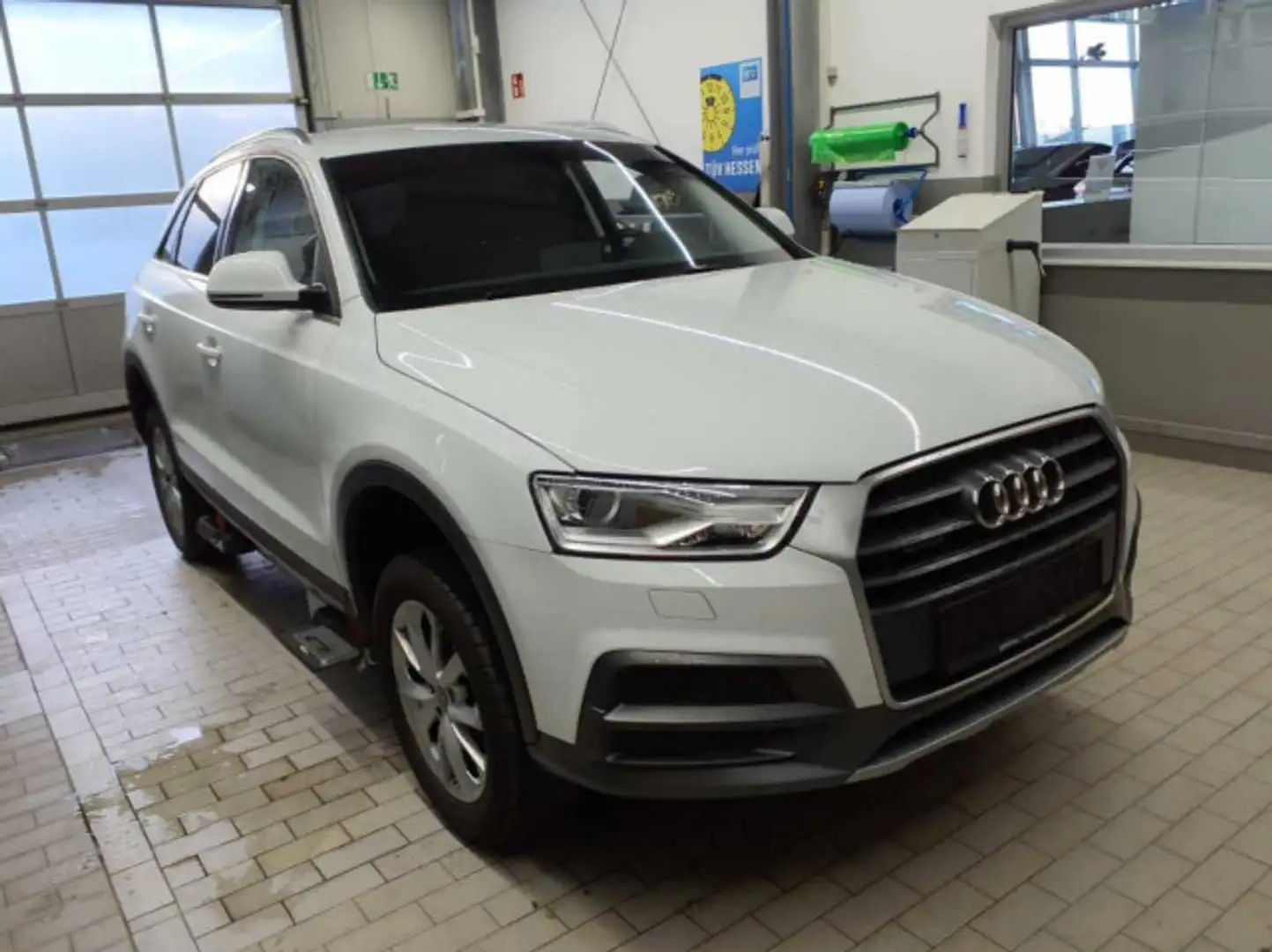 Audi Q3 Design 2.0 TFSI qu S tronic *Xenon*AHK*Navi+* Weiß - 2