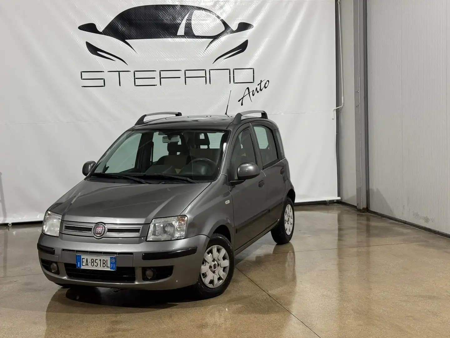 Fiat Panda Panda 1.2 Dynamic 69cv E5 Grau - 1