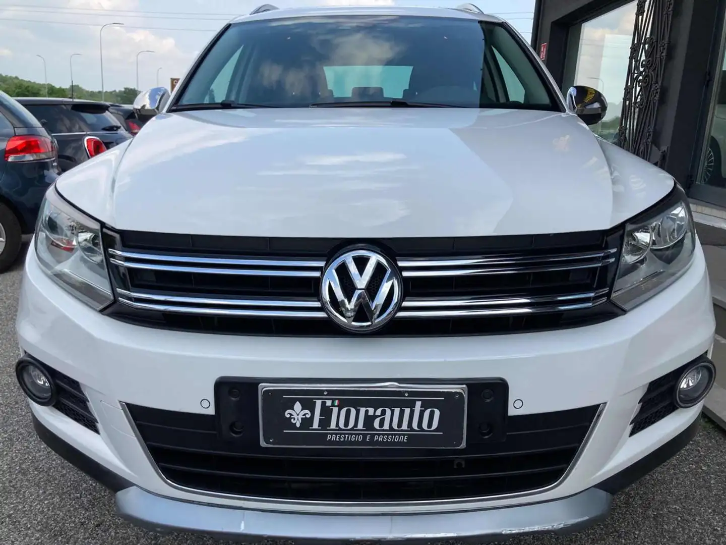 Volkswagen Tiguan 2.0 TDI Plus 140 CV Sport & Style BlueMotion Tech. Bianco - 1