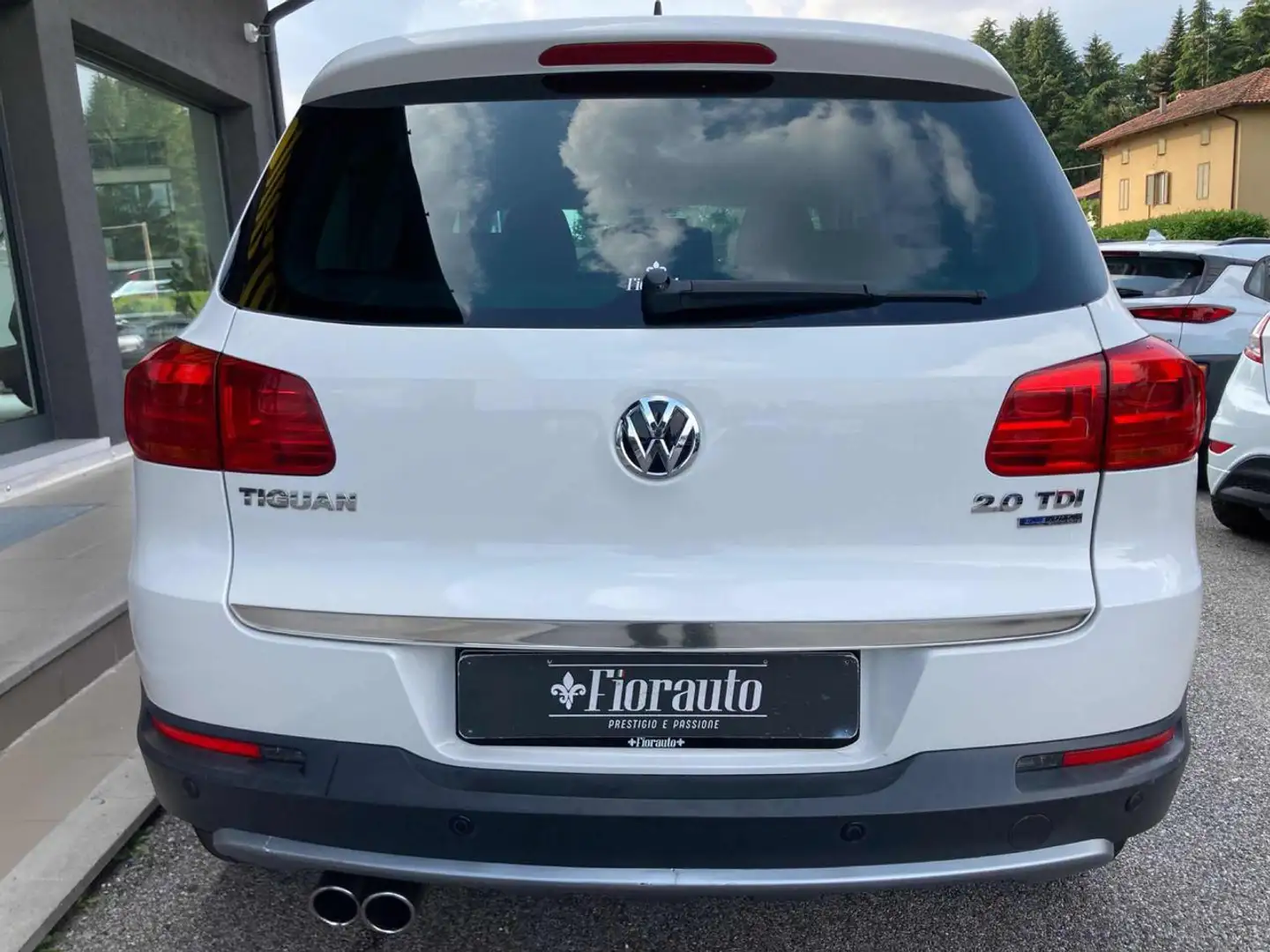 Volkswagen Tiguan 2.0 TDI Plus 140 CV Sport & Style BlueMotion Tech. Bianco - 2
