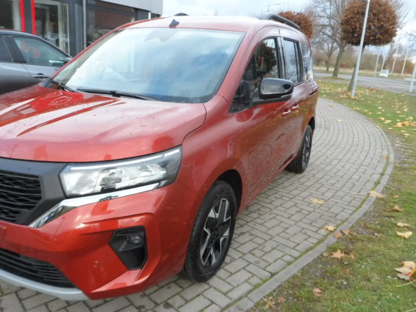 Nissan Townstar L1 Tekna 2 ST Orange - 2