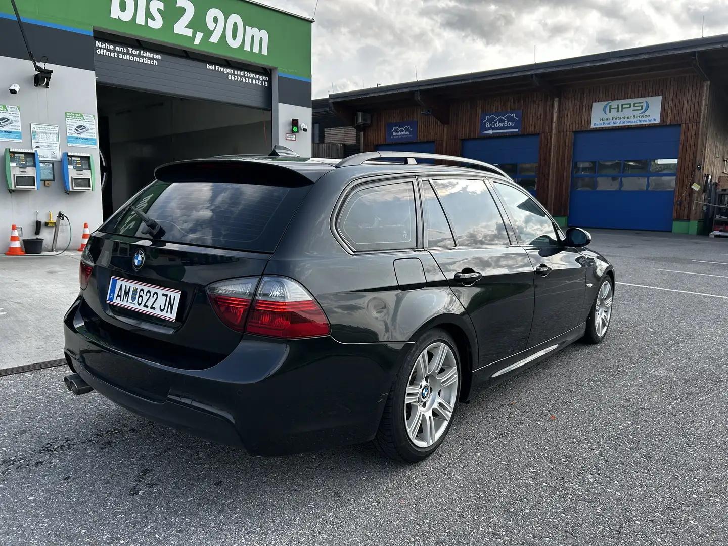 BMW 320 320d Touring M-Paket Schwarz - 2