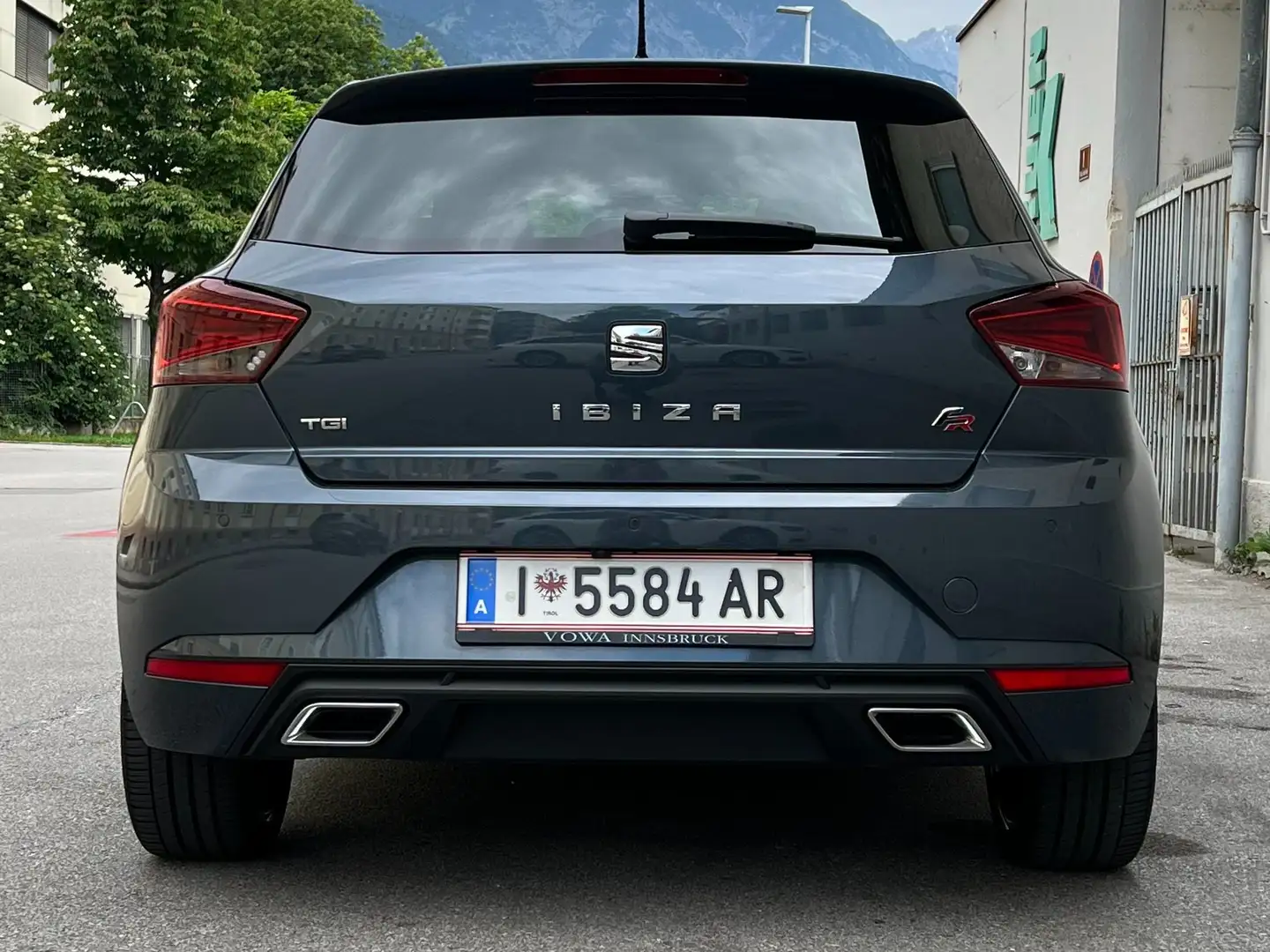 SEAT Ibiza Ibiza 1,0 TGI FR FR Grau - 2