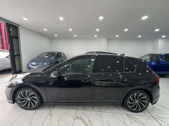Volkswagen Golf view 3