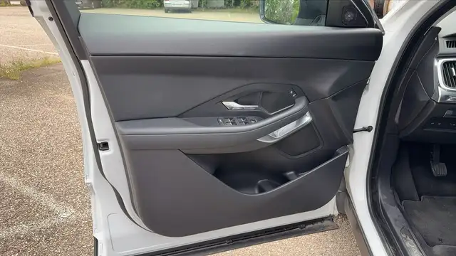 Jaguar E-Pace view 7