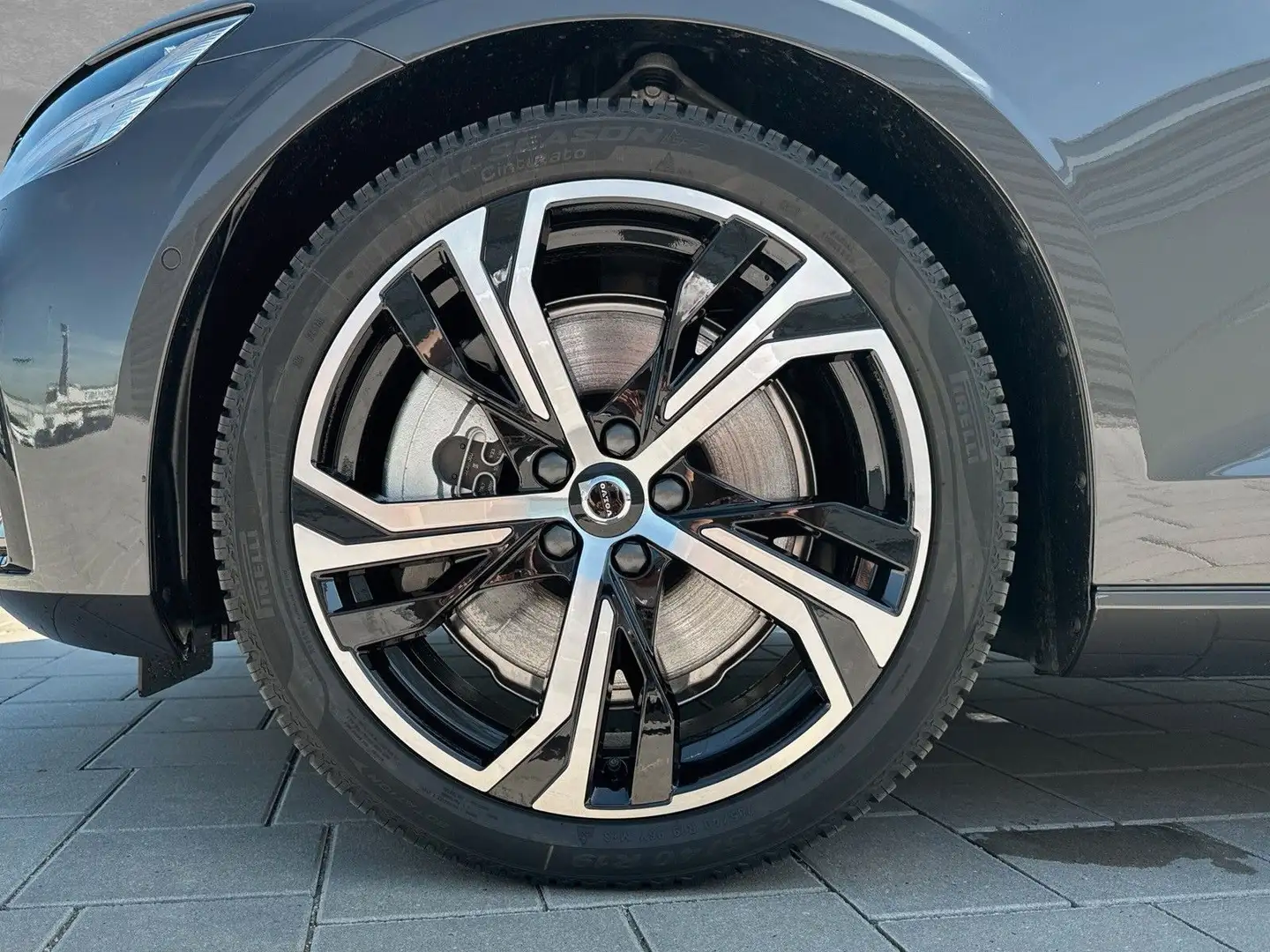 Volvo S60 B5 AWD Mild-Hybrid Ultimate Dark ACC BLIS SD Grau - 2