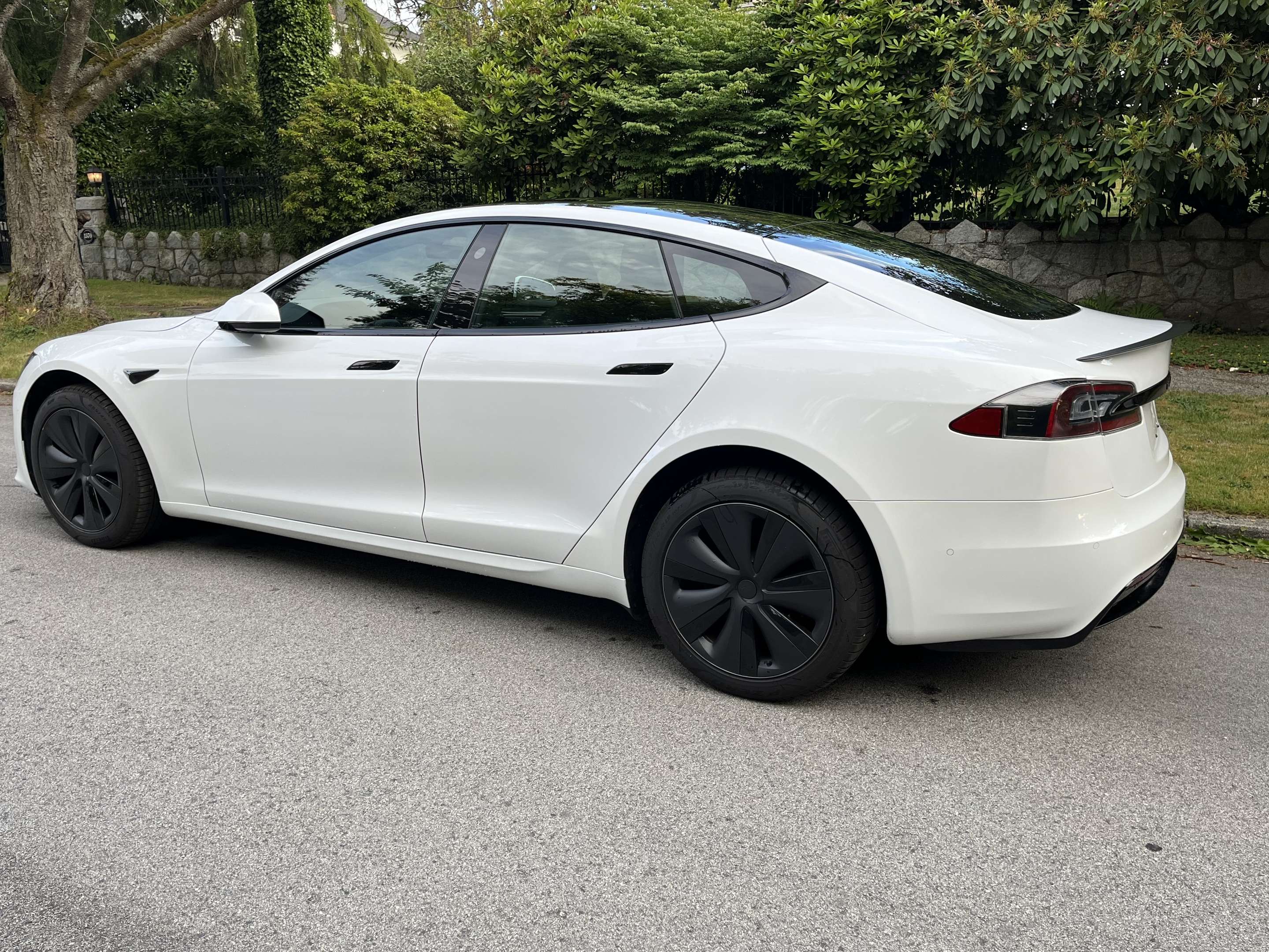 2022 Tesla Model S PLAID NO PST NO LUX TAX!! alt 3