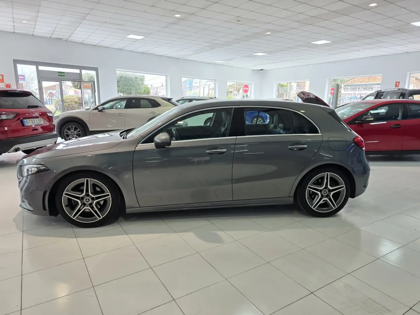 Mercedes-Benz A 200 7G-DCT Gris - 2