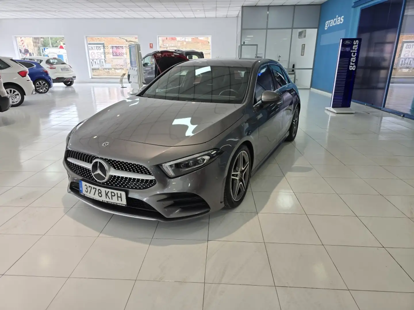 Mercedes-Benz A 200 7G-DCT Gris - 1