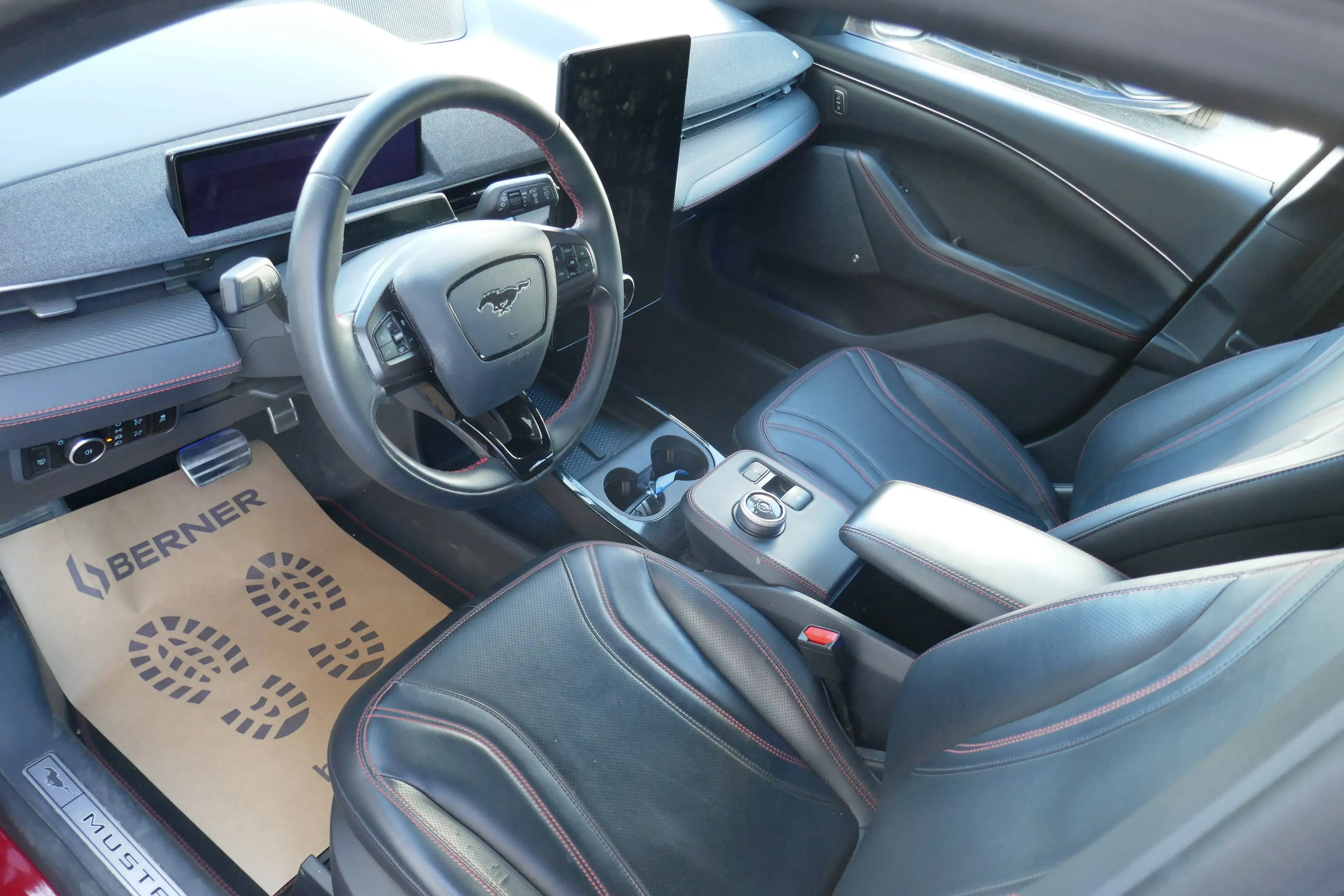 Ford Mustang Mach-E Premium AWD — photo 10