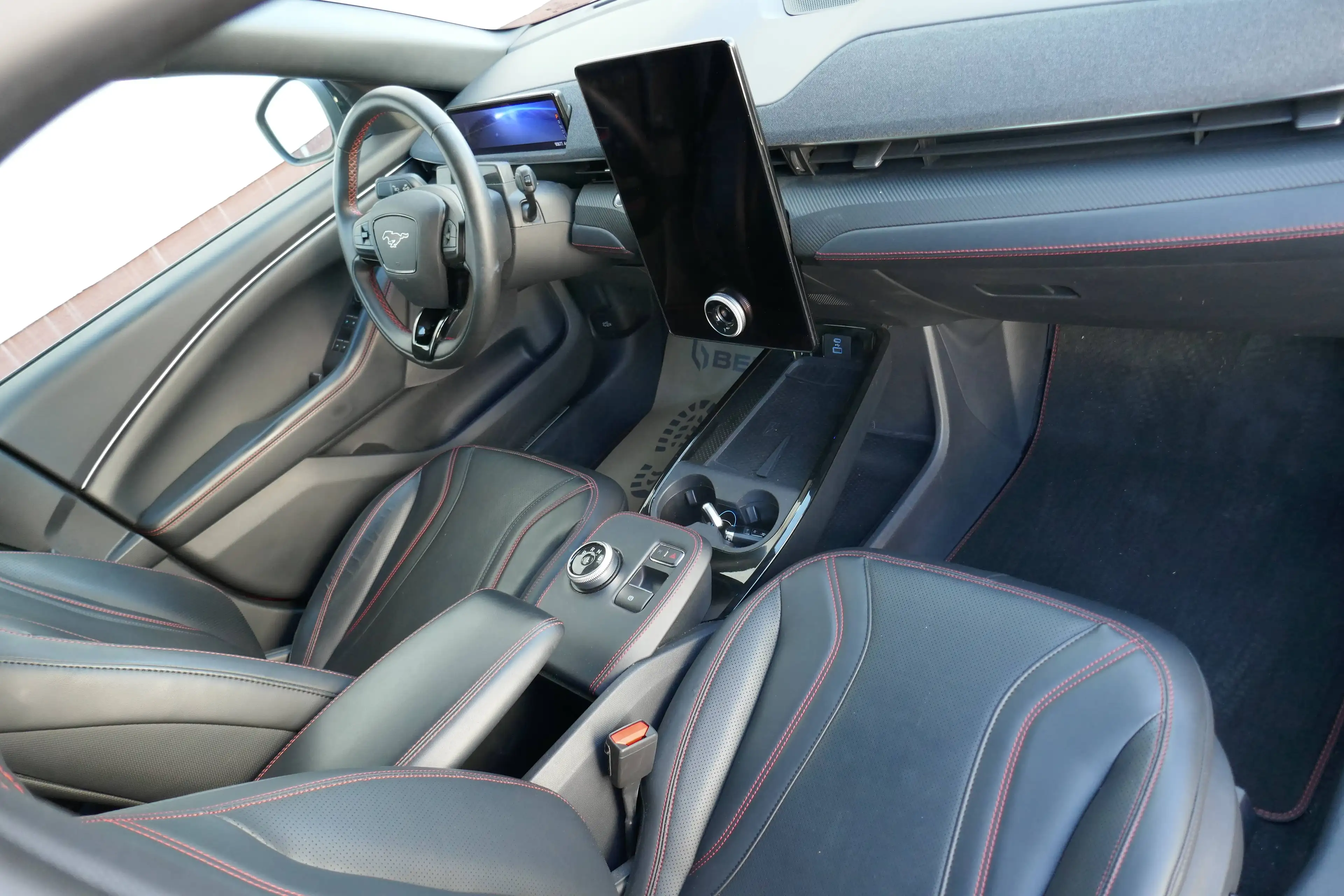 Ford Mustang Mach-E Premium AWD — photo 14