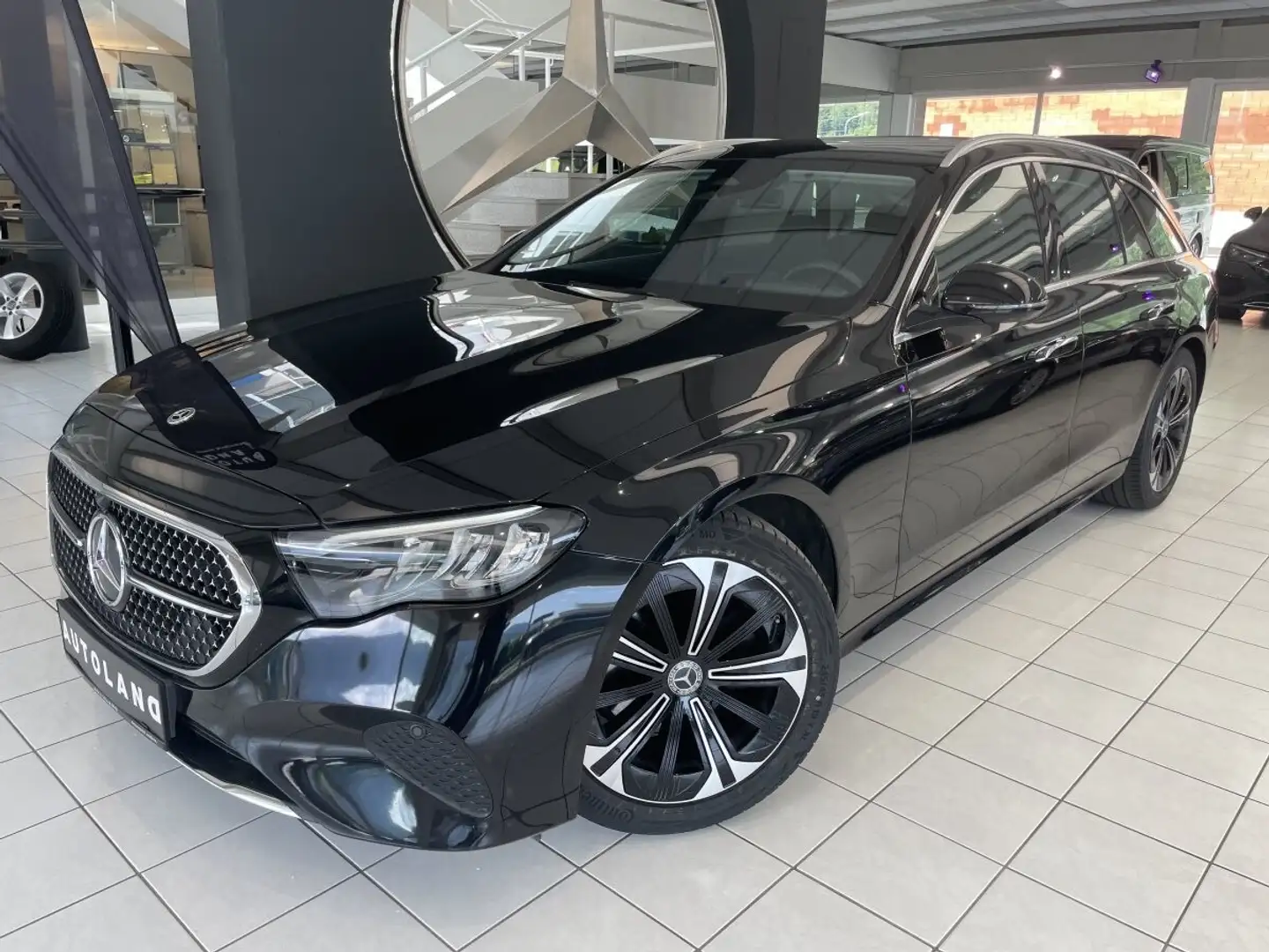 Mercedes-Benz E 220 d Avantgarde Advanced Schwarz - 2