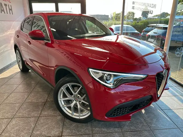 Alfa Romeo Stelvio Super Q4 8-FACH-ALU*NAVI*CARPLAY*RFK*PDC
