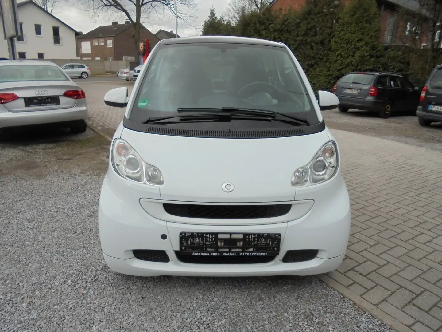 smart forTwo fortwo coupe Micro Hybrid Drive Weiß - 1