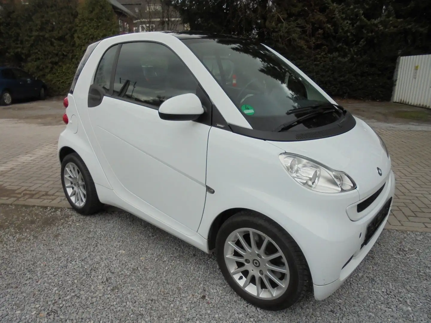 smart forTwo fortwo coupe Micro Hybrid Drive Weiß - 2