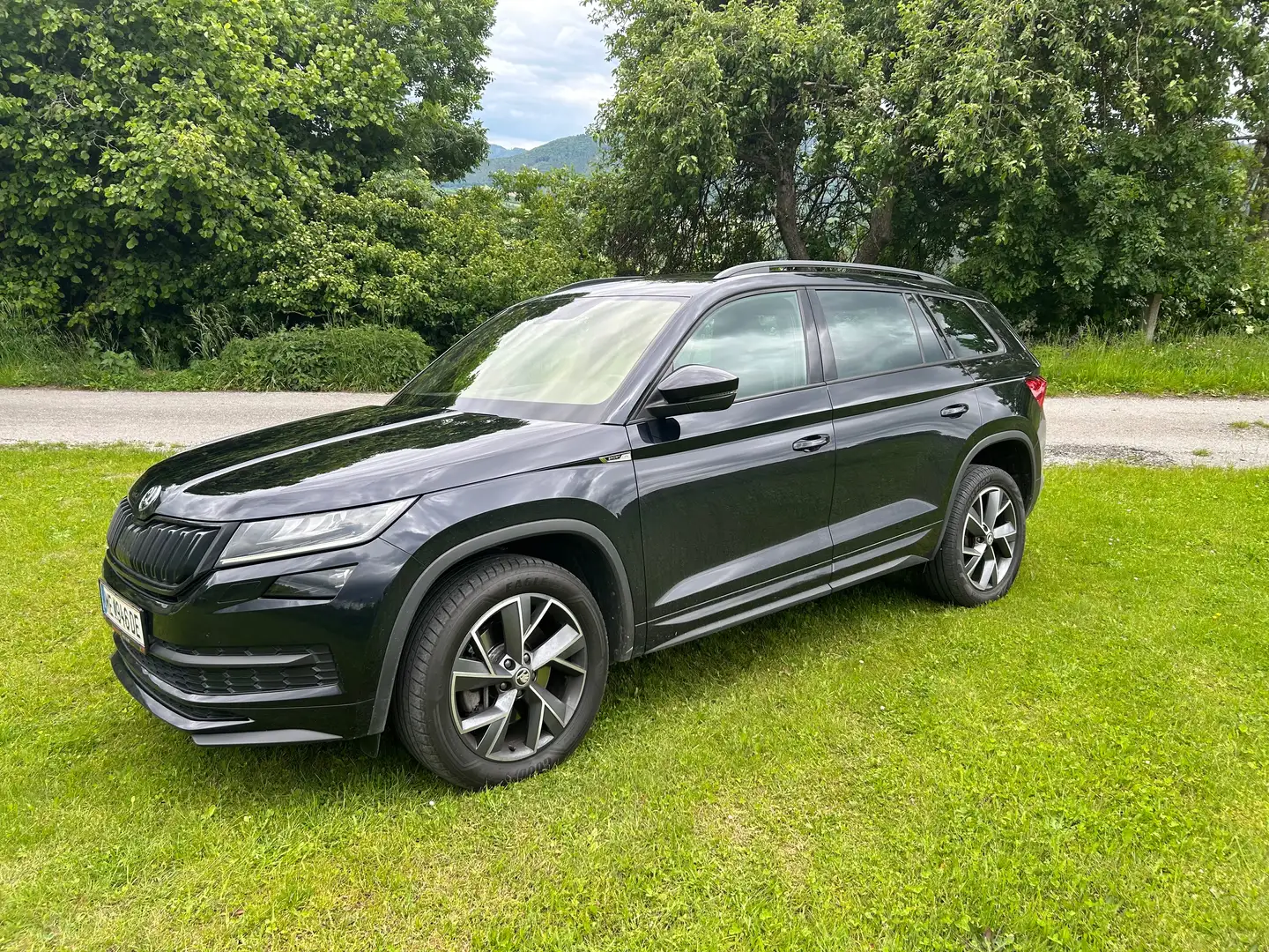 Skoda Kodiaq Kodiaq 2,0 TDI SCR 4x4 Sportline DSG Sportline Schwarz - 2