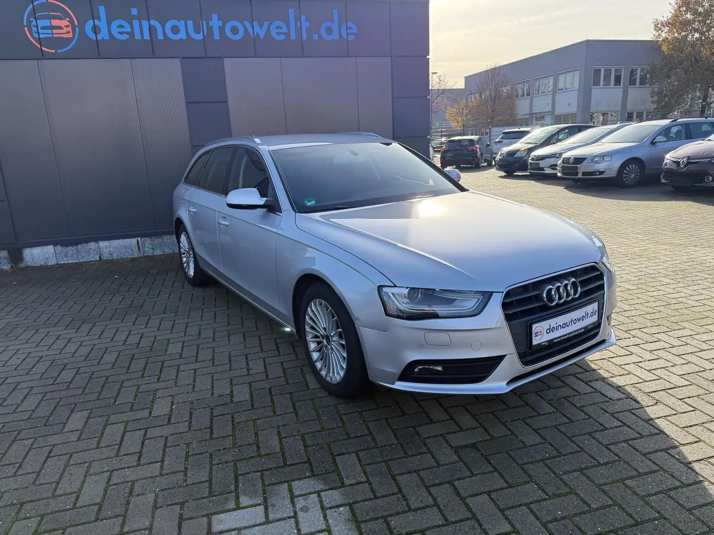 Audi A4 Avant Ambiente *Automatik Silber - 1