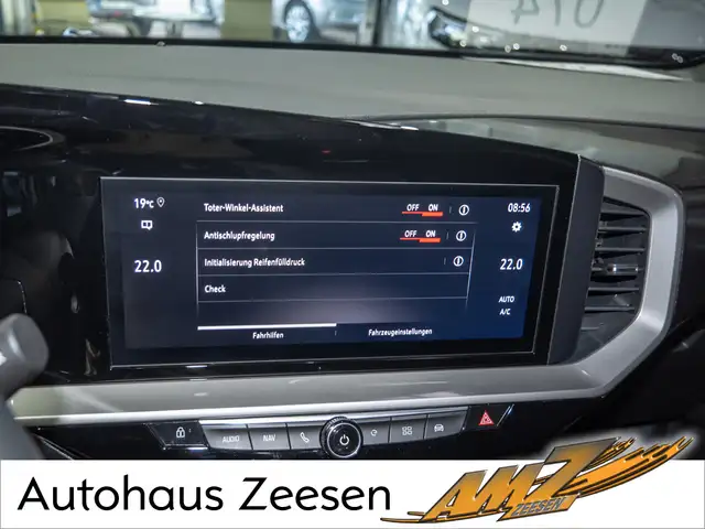 Opel Mokka-E view 9