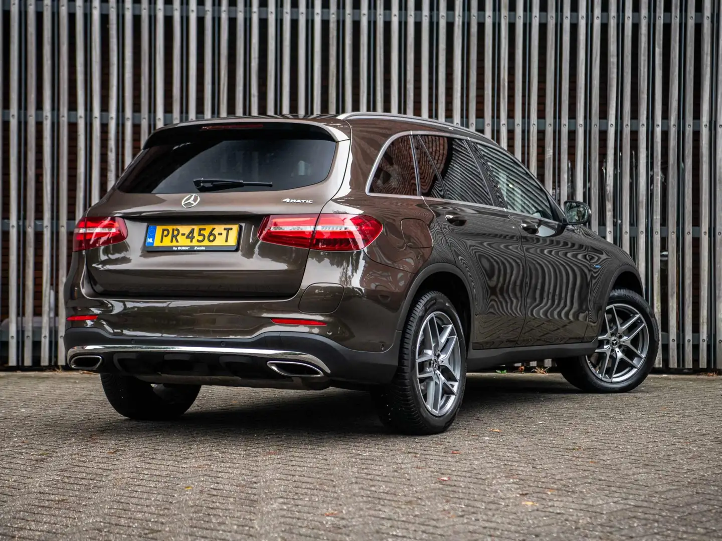 Mercedes-Benz GLC 350 350e 4MATIC AMG Premium Plus |NL-AUTO| Carplay|Cam Brun - 2