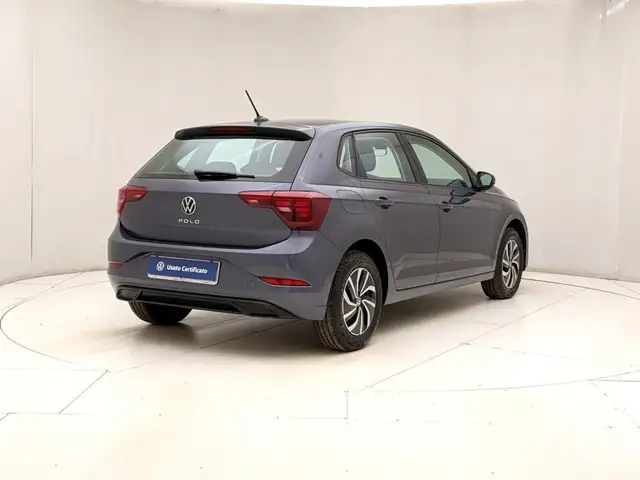 Volkswagen Polo view 4