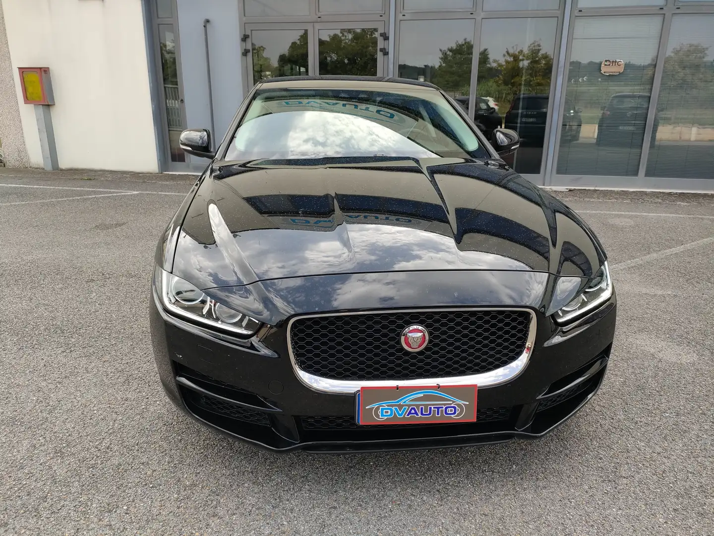 Jaguar XE XE 2.0d i4 Pure Business edition 180cv auto my18 Nero - 1
