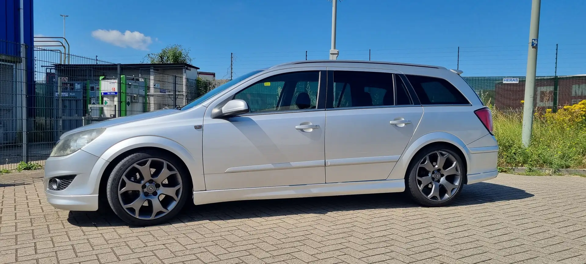 Opel Astra Astra H opc line 2.0 Turbo Zilver - 1