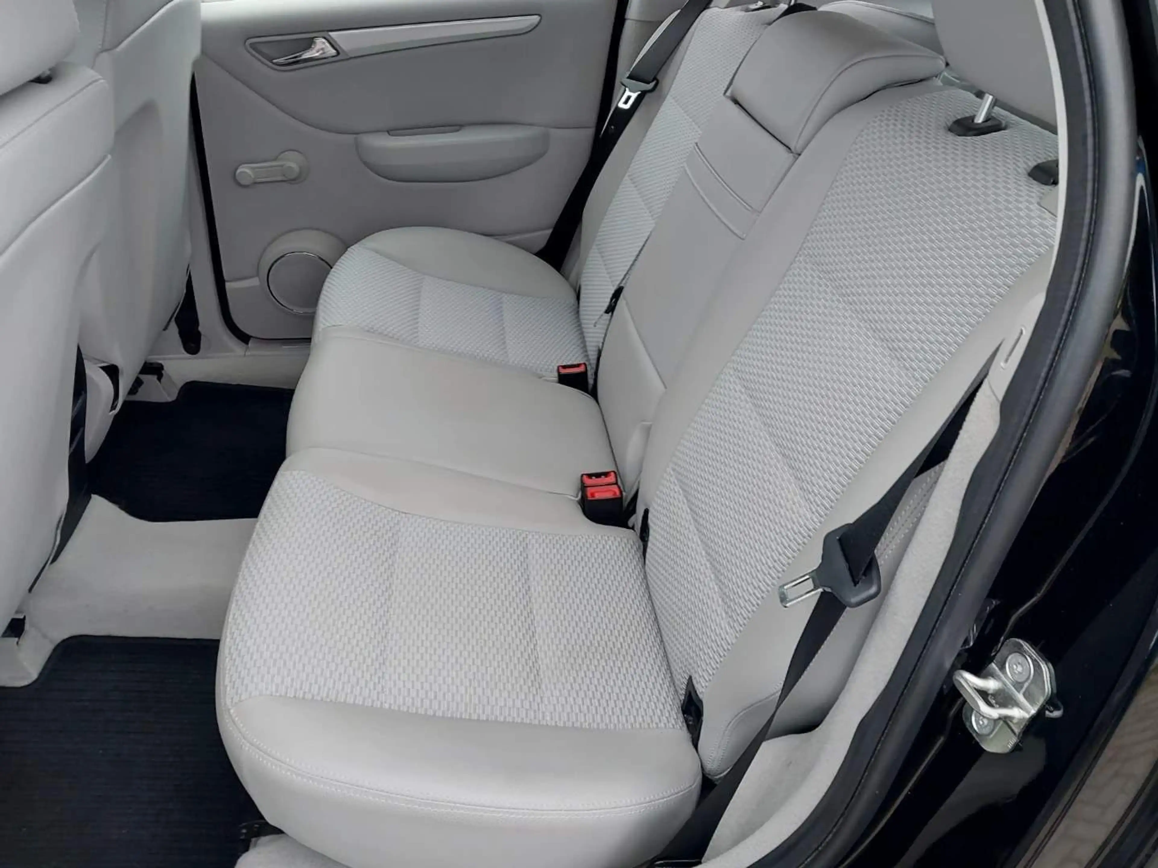 Mercedes-Benz B 200 B200*AUTOM.*TÜV*KLIMA*PDC*2.HAND*T.LEDER*SPORT — photo 13