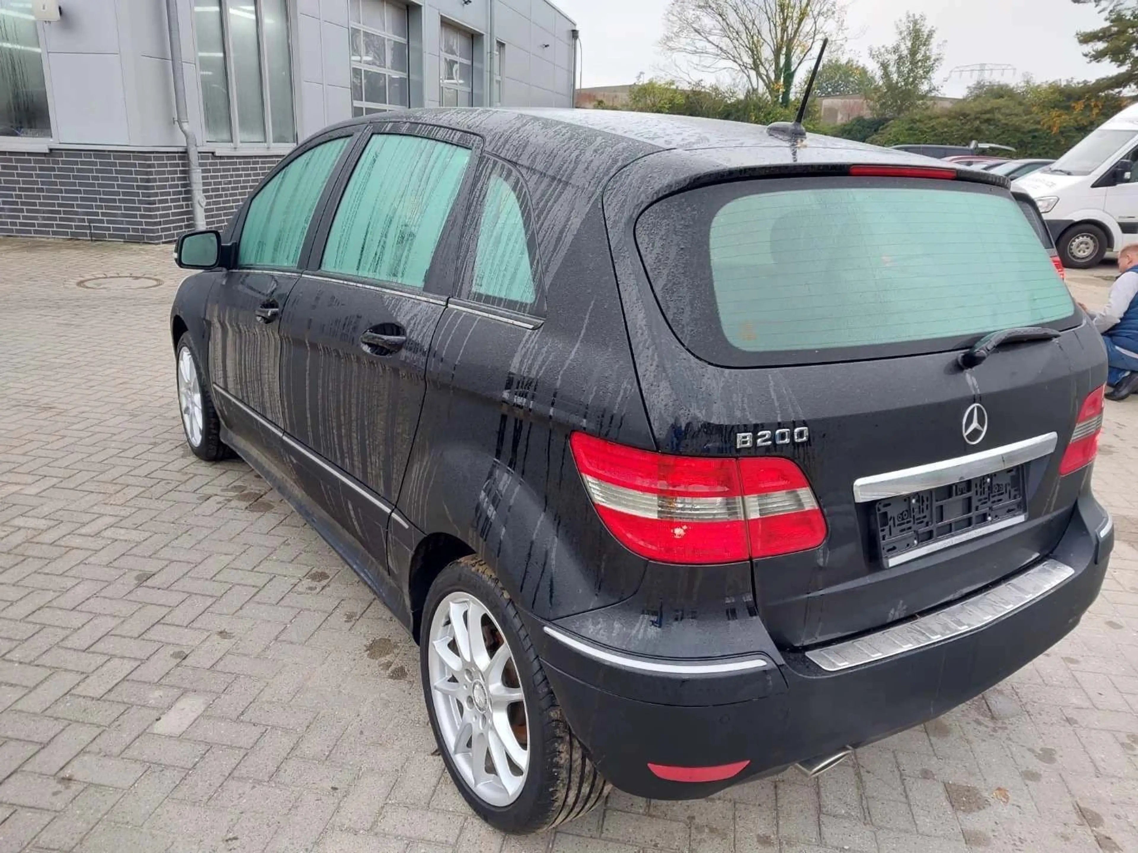 Mercedes-Benz B 200 B200*AUTOM.*TÜV*KLIMA*PDC*2.HAND*T.LEDER*SPORT — photo 6
