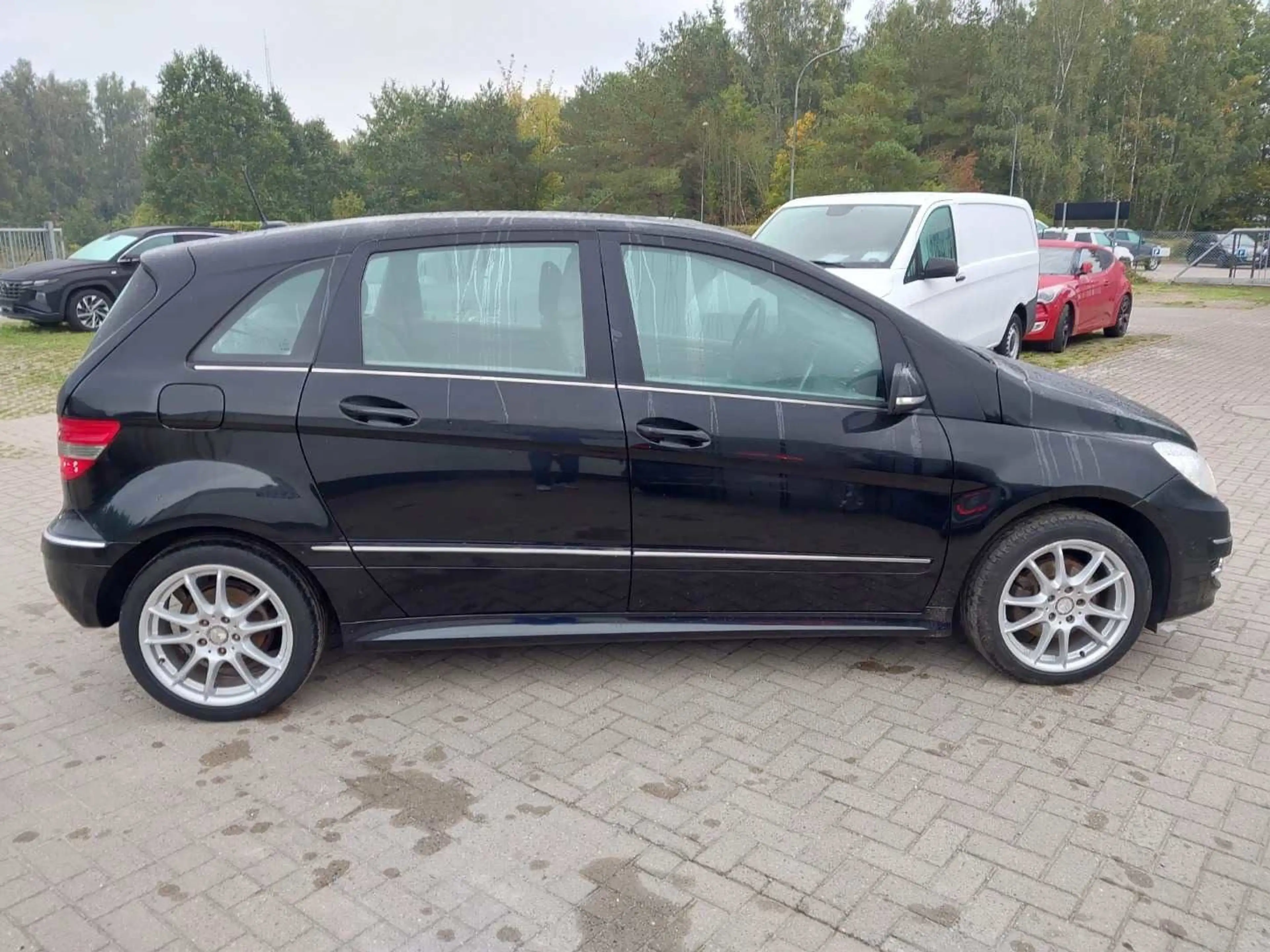 Mercedes-Benz B 200 B200*AUTOM.*TÜV*KLIMA*PDC*2.HAND*T.LEDER*SPORT — photo 5