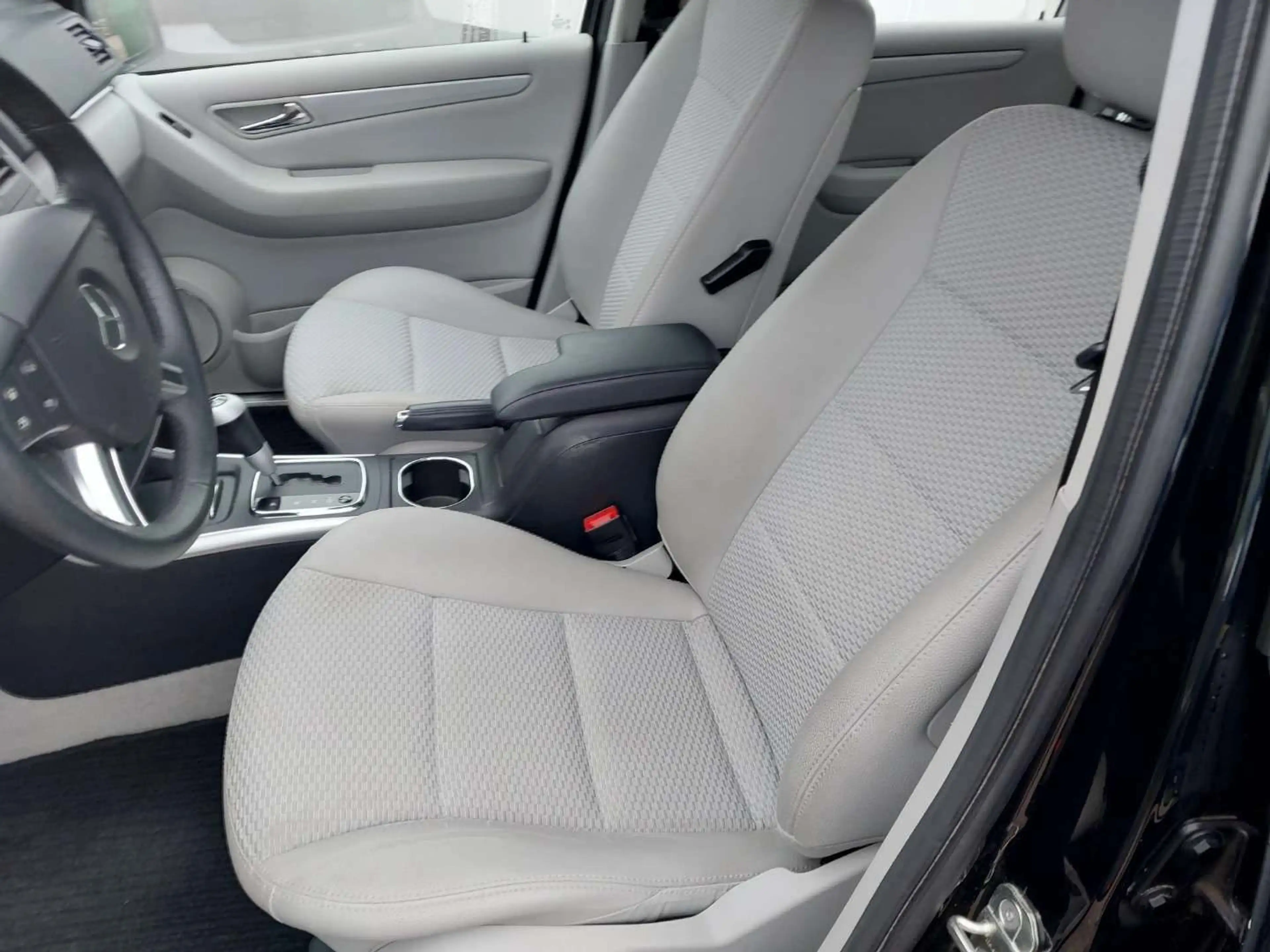 Mercedes-Benz B 200 B200*AUTOM.*TÜV*KLIMA*PDC*2.HAND*T.LEDER*SPORT — photo 12