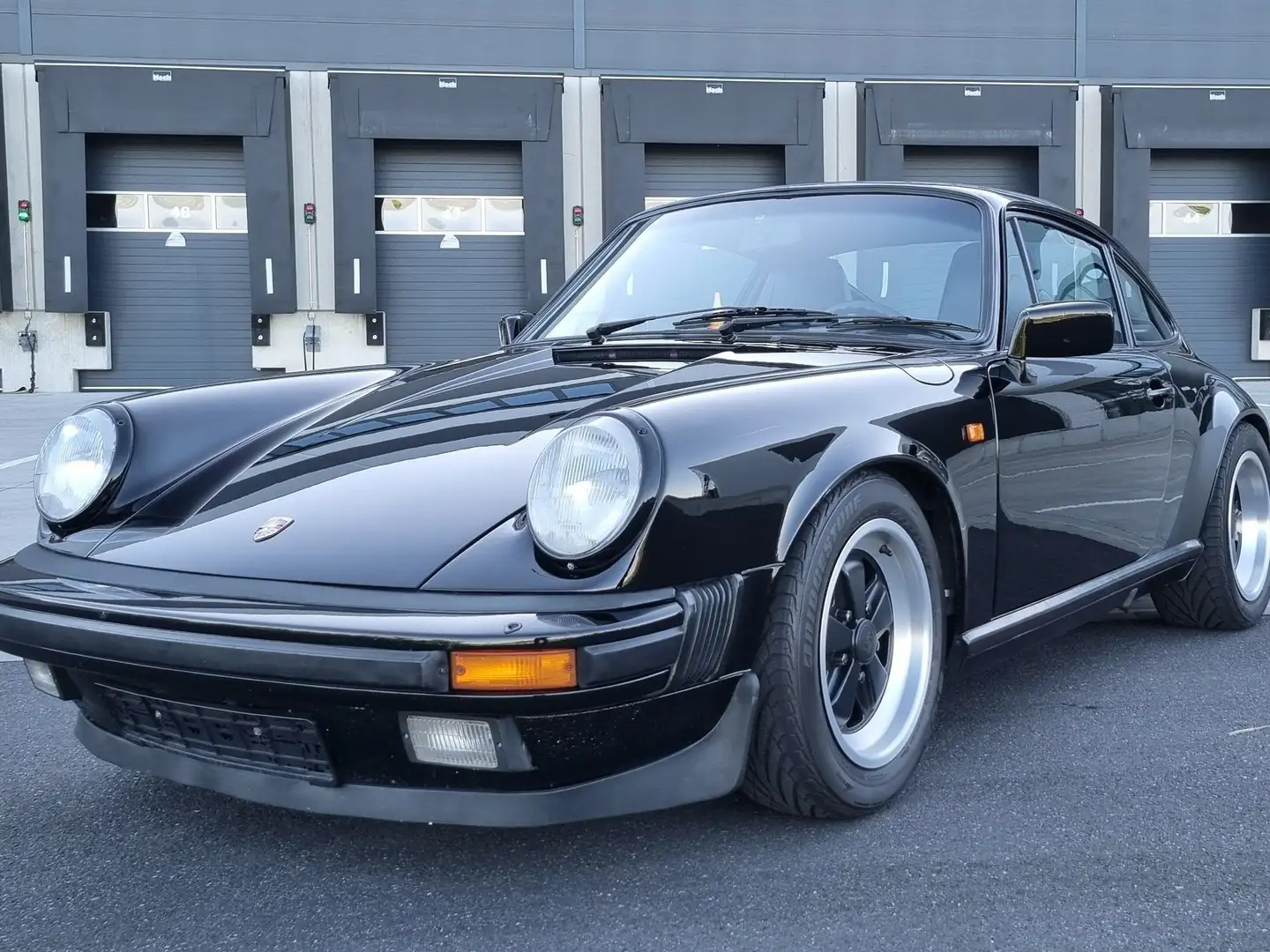 Porsche 911 Carerra C00 uni Schwarz Scheckh. Rostfr 3,2L 231PS Чёрный - 1
